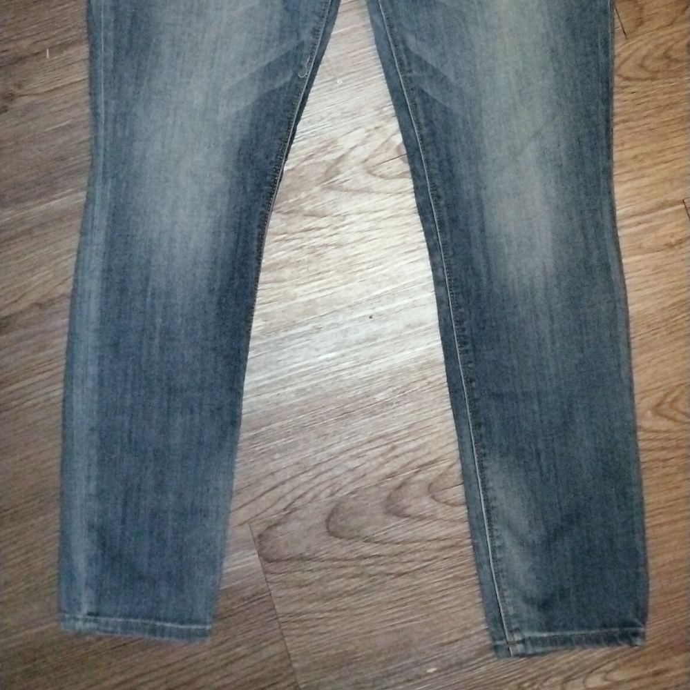 Express* Low Rise Distressed Skinny Jeans - Picture 5 of 6